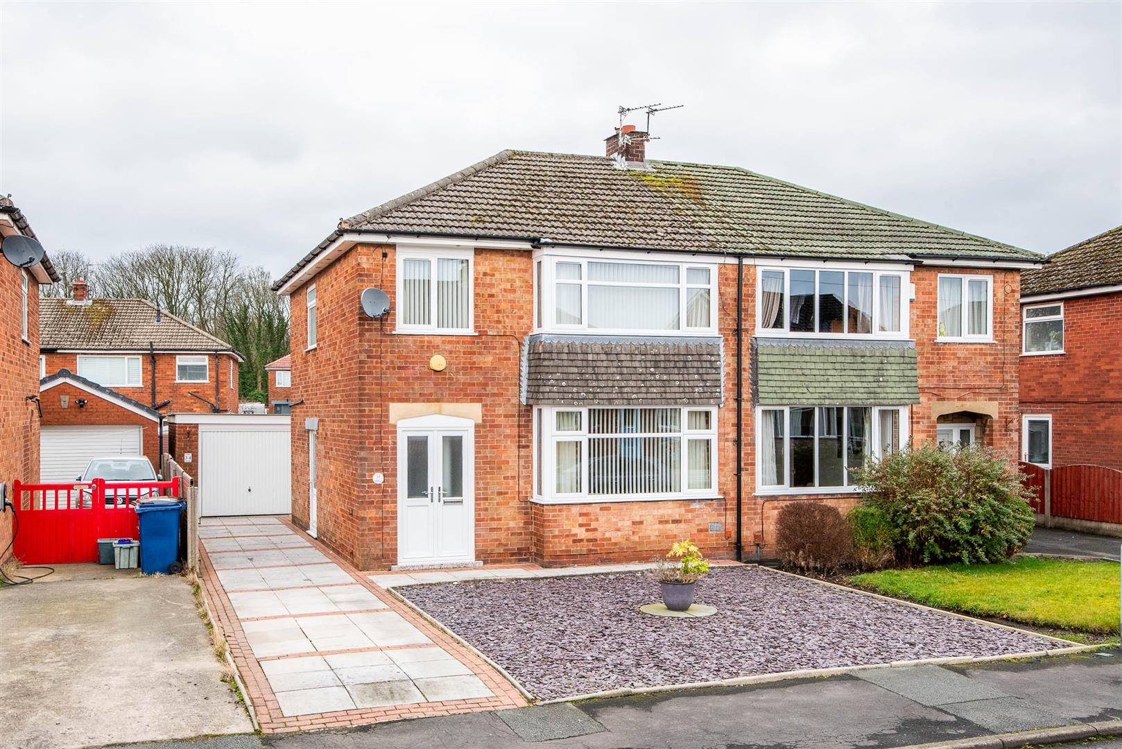 3 bed property in Selkirk Drive, Preston